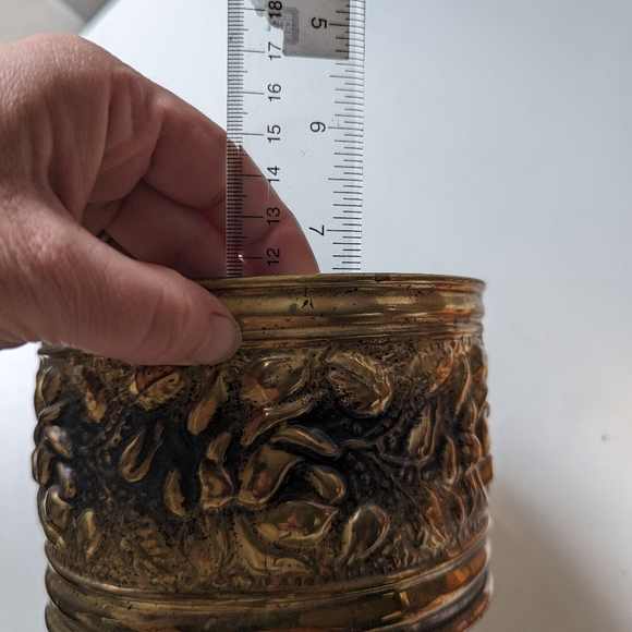 COPY - Vintage Floral Brass Plant Holder - Picture 10 of 10